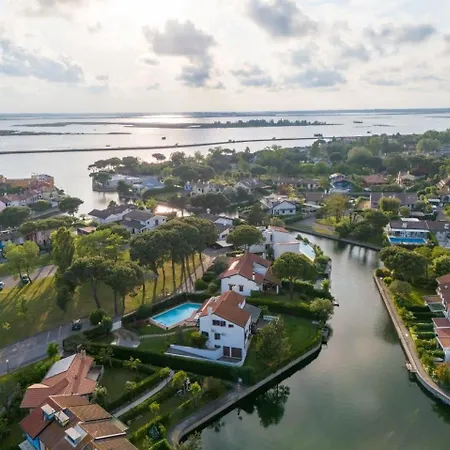 Lucia Villa Caleri